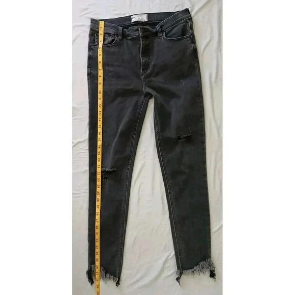 Free People Skinny Ankle Black Distressed Ripped Jeans 61855-16515125 Size W28 - Picture 6 of 7